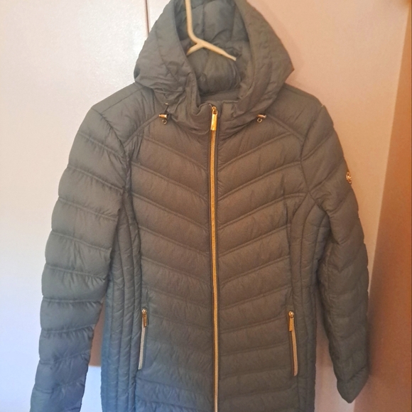 Michael Kors Women's Puffer Jacket - Black and Green - Picture 4 of 11